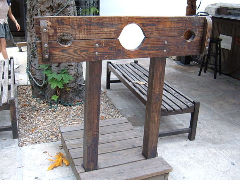 640px-Pillory_PON.jpeg
